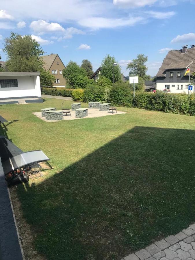 Haus Astenblick In Winterberg Fuer Bis Zu 35 Personen Fuer Wanderveranstaltungen Und Familienfeiern Exterior foto