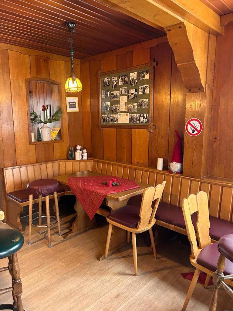Haus Astenblick In Winterberg Fuer Bis Zu 35 Personen Fuer Wanderveranstaltungen Und Familienfeiern Exterior foto